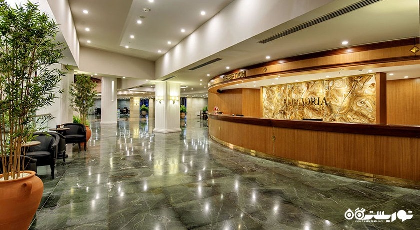 میز پذیرش هتل ایفوریا ایژییَن ریزورت اند اسپا